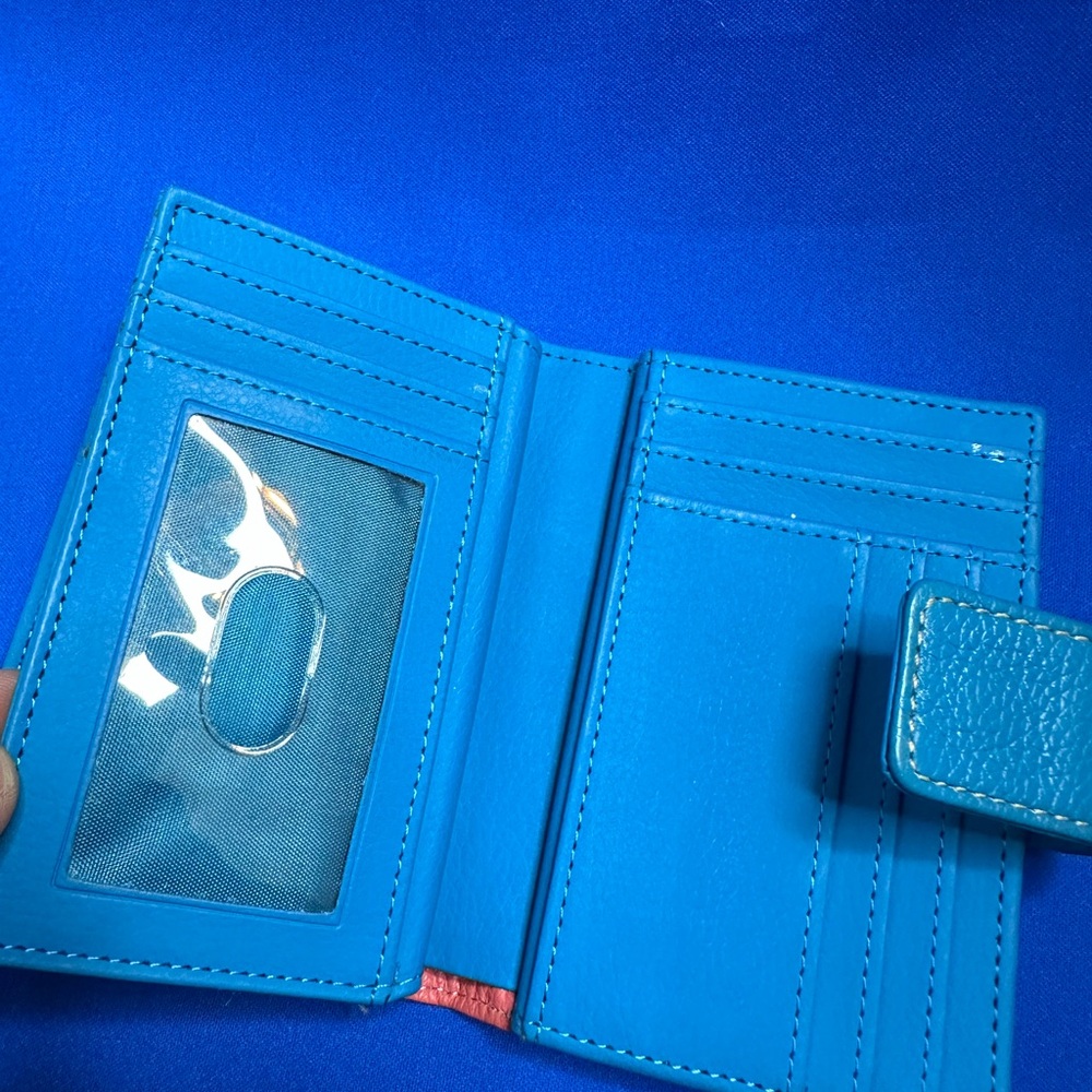 Stylish Pink and Blue Leather Wallet - Picture 7 of 10